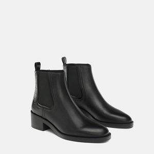 Zara LEATHER CHELSEA ANKLE BOOTS size 9